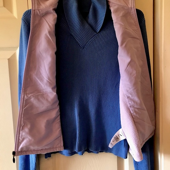 Columbia Zip-up. Vest with free rib knit shirt. - Picture 4 of 7